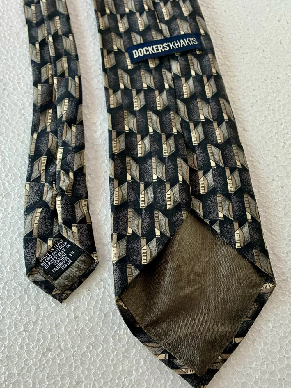 Dockers Khakis 100% Silk Made in Italy Geometric Black and Gray Men's Tie